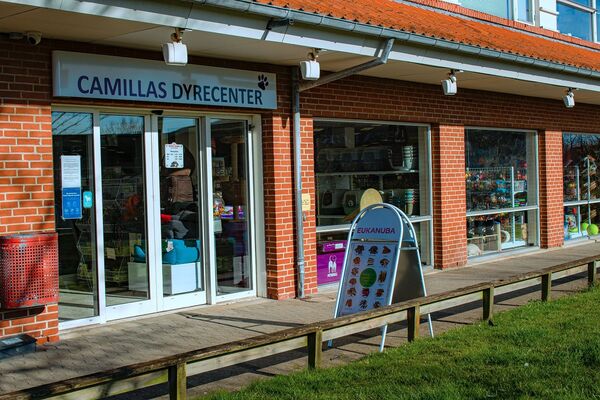 Camilla's Dyrecenter v/Camilla Overgaard logo